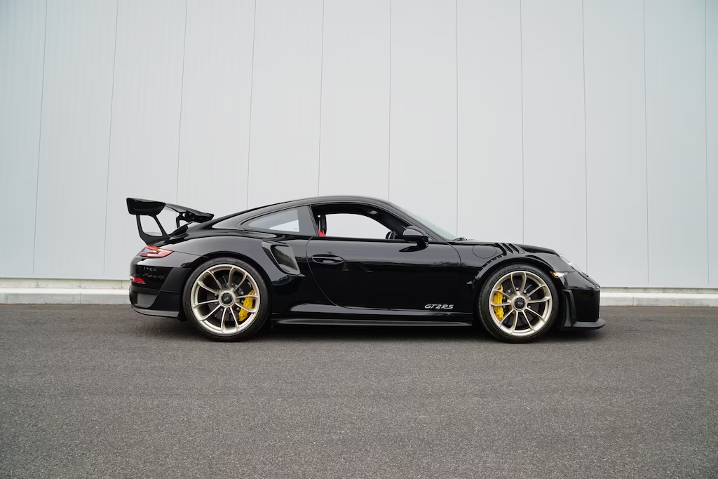 2019 Porsche 911 GT2 RS Coupe RWD