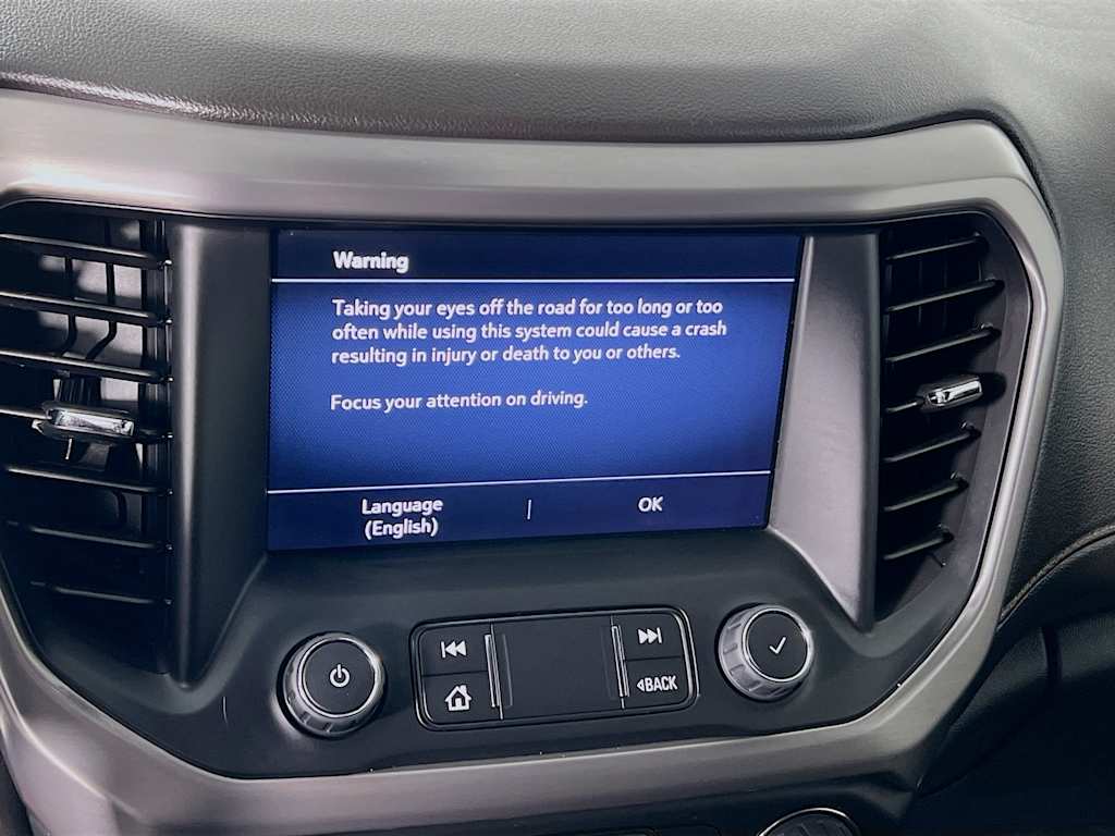 2022 GMC Acadia — photo 13