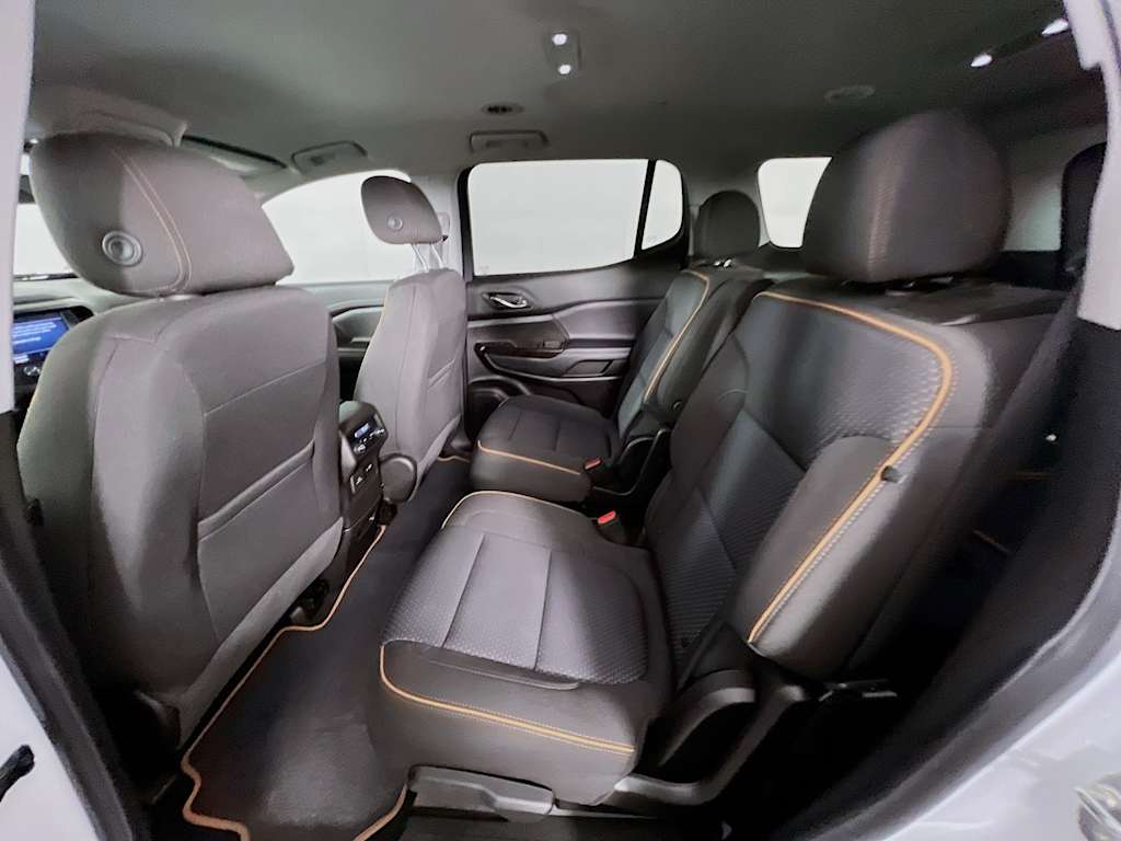 2022 GMC Acadia — photo 25
