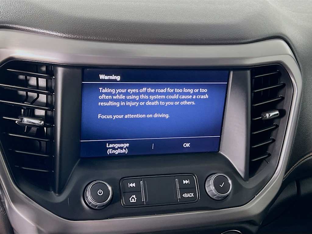 2022 GMC Acadia — photo 15