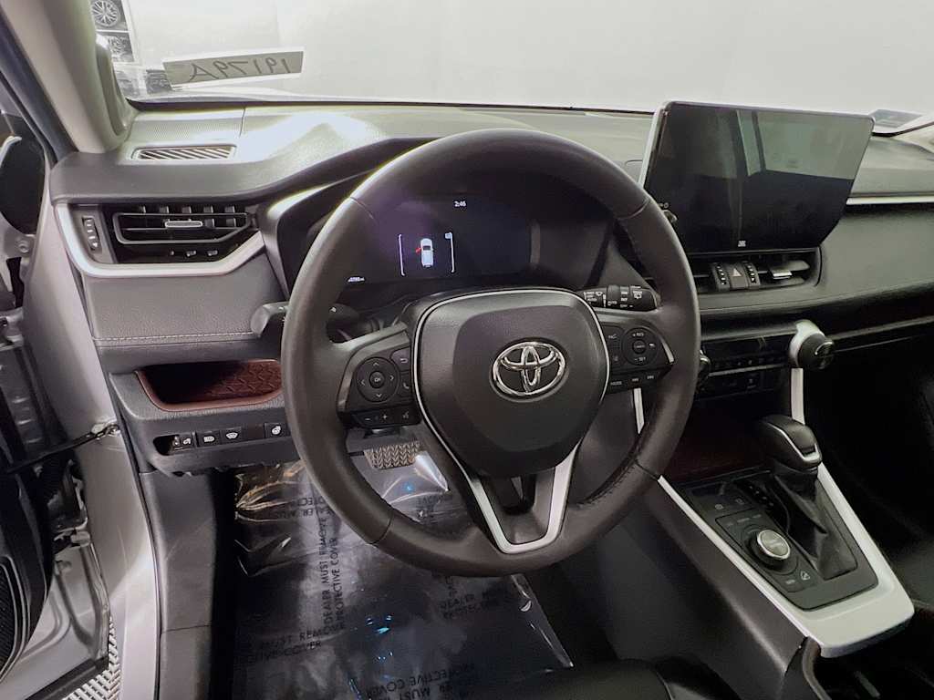2023 Toyota RAV4 — photo 11