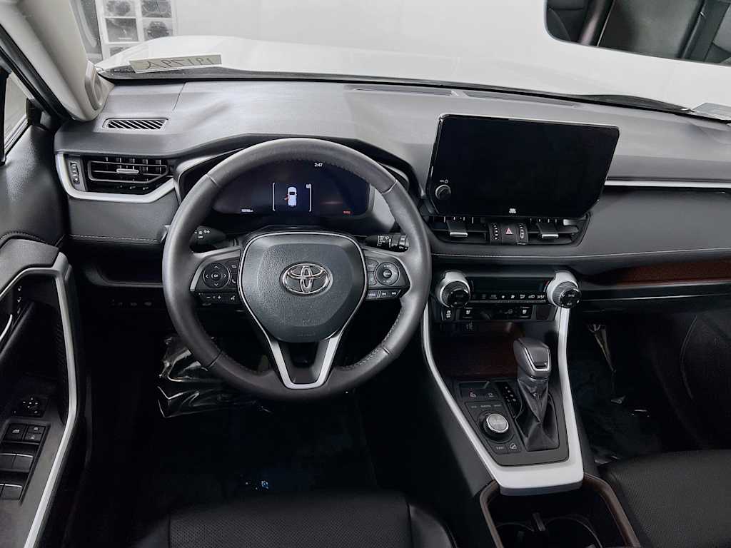 2023 Toyota RAV4 — photo 23
