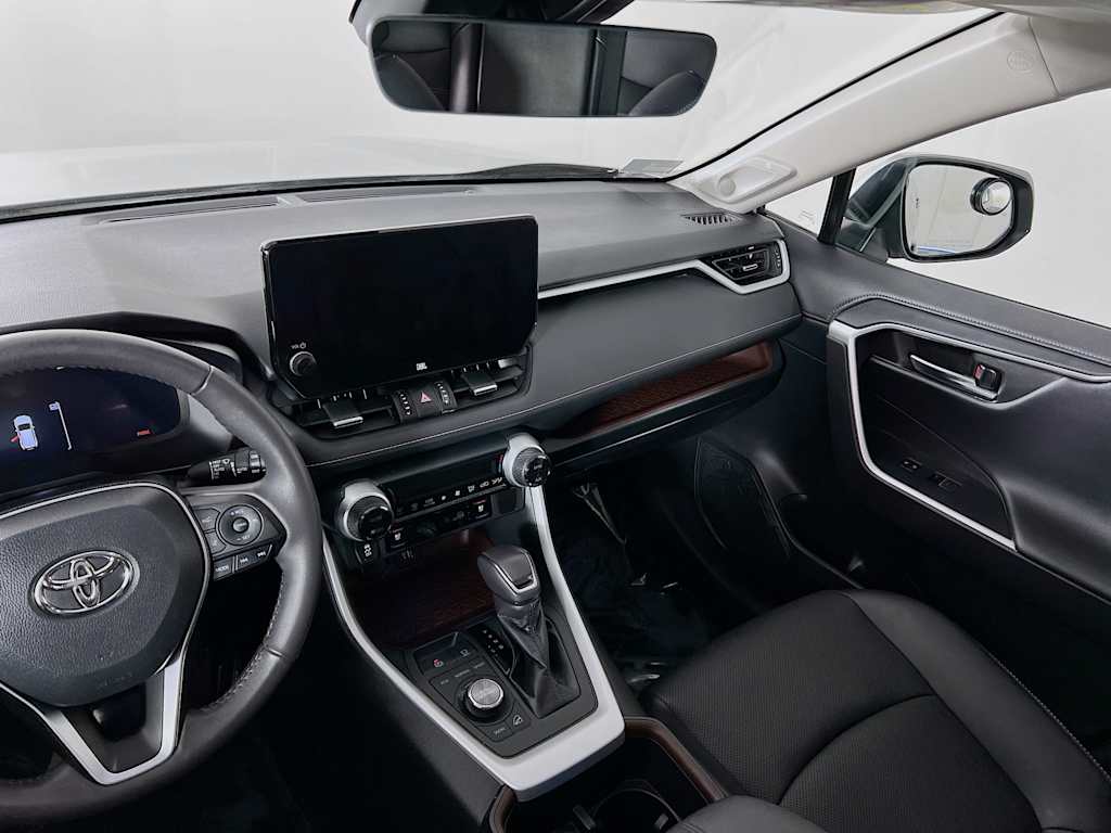 2023 Toyota RAV4 — photo 24
