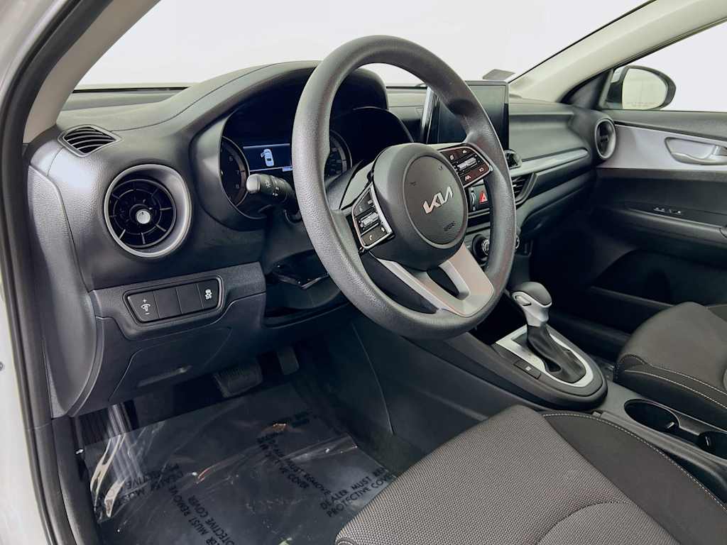 2024 Kia Forte — photo 9