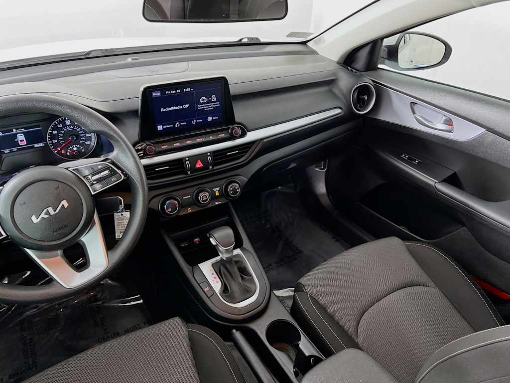 2024 Kia Forte — photo 22