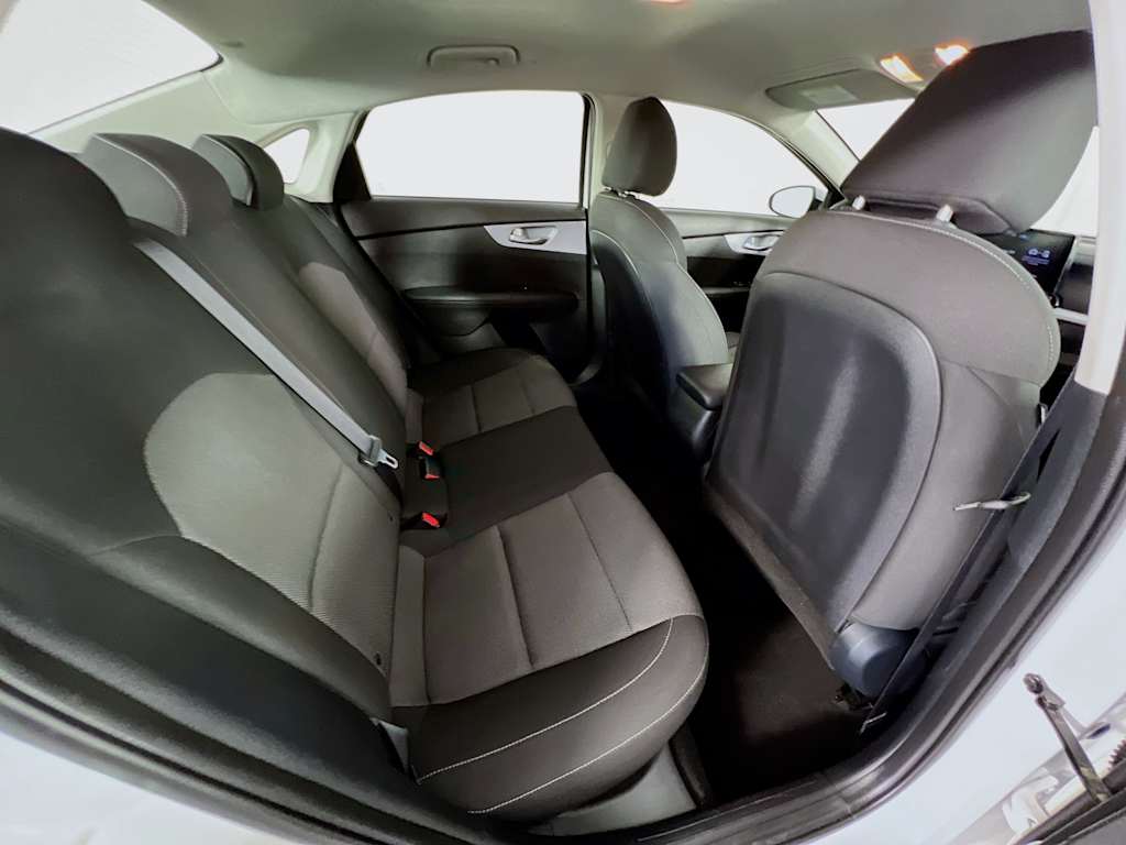 2024 Kia Forte — photo 25