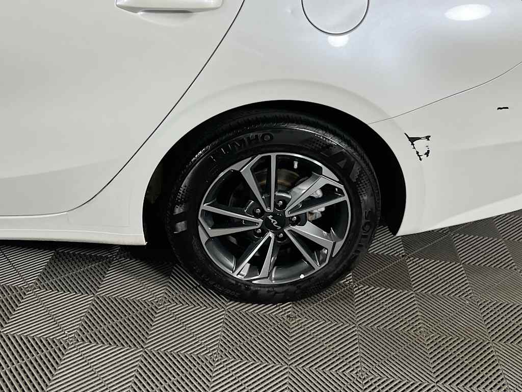2024 Kia Forte — photo 29