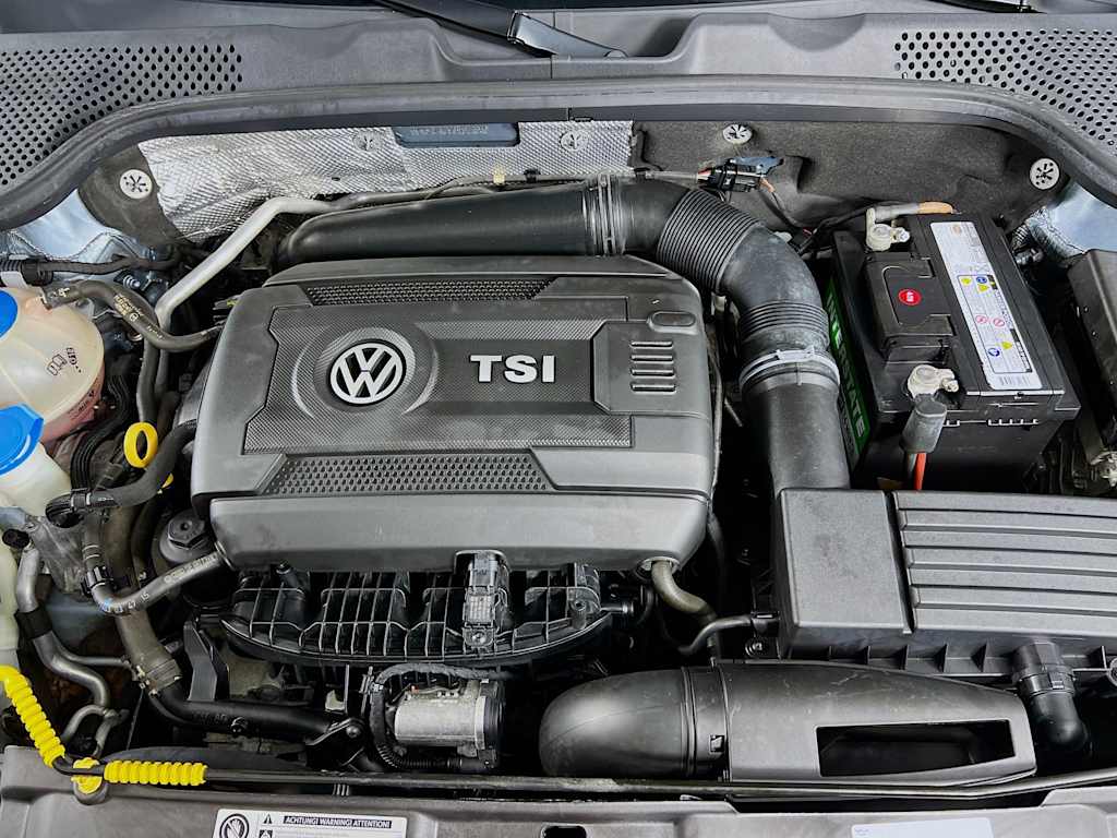 2016 Volkswagen Beetle Convertible — photo 28