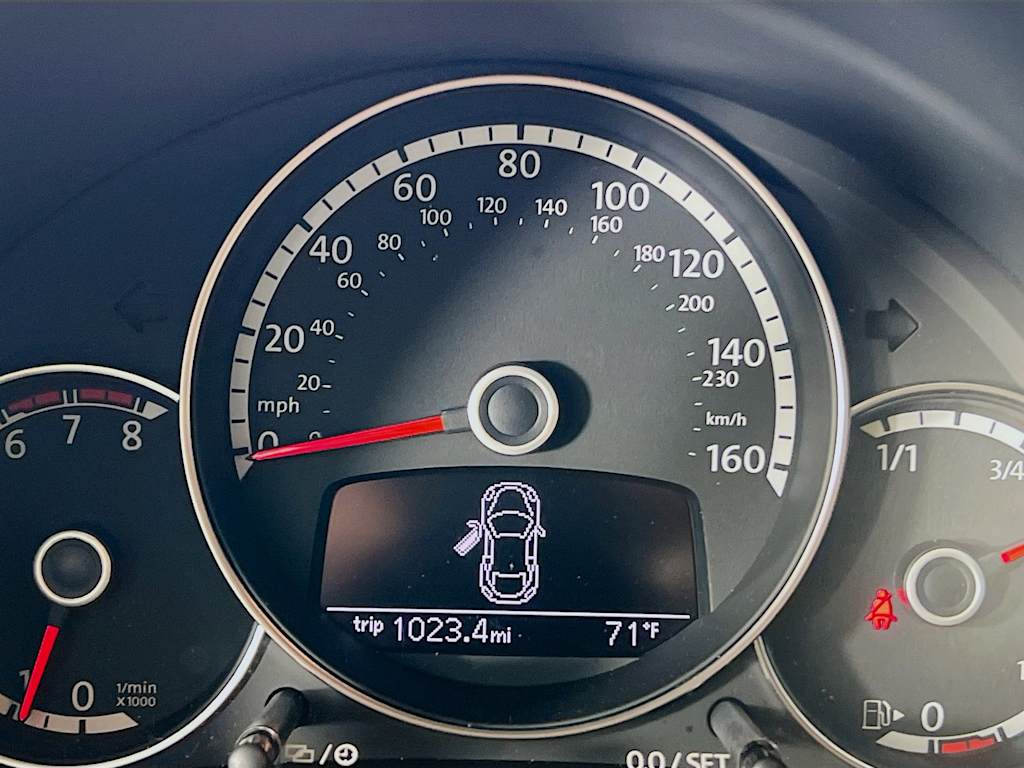 2016 Volkswagen Beetle Convertible — photo 12