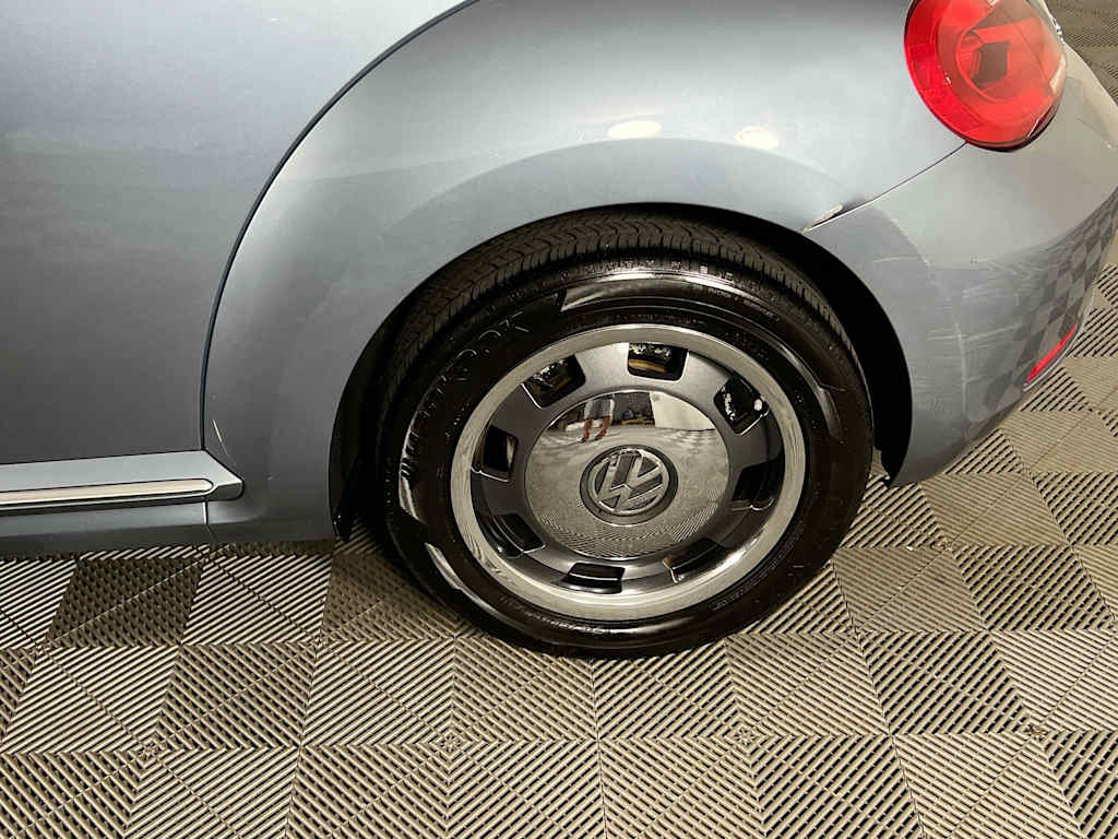 2016 Volkswagen Beetle Convertible — photo 29