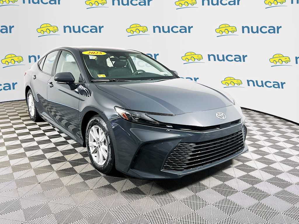 2025 Toyota Camry — photo 1