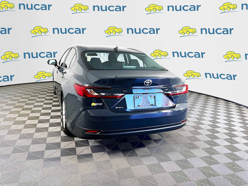 2025 Toyota Camry — photo 5