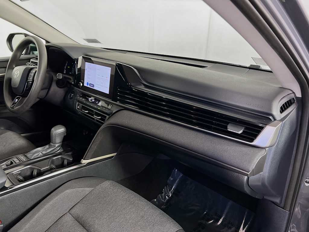 2025 Toyota Camry — photo 27