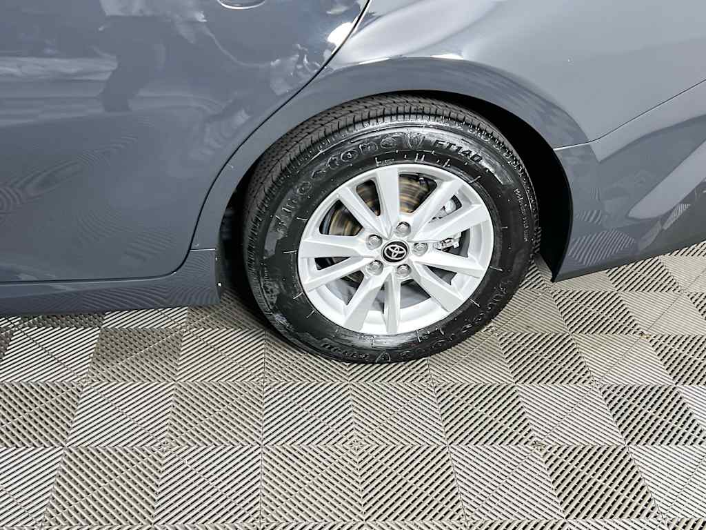2025 Toyota Camry — photo 29