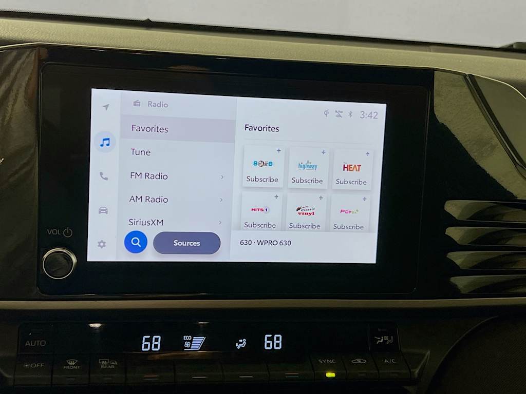 2025 Toyota Camry — photo 15