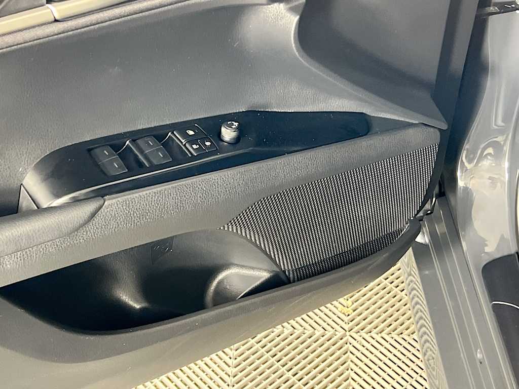 2025 Toyota Camry — photo 18