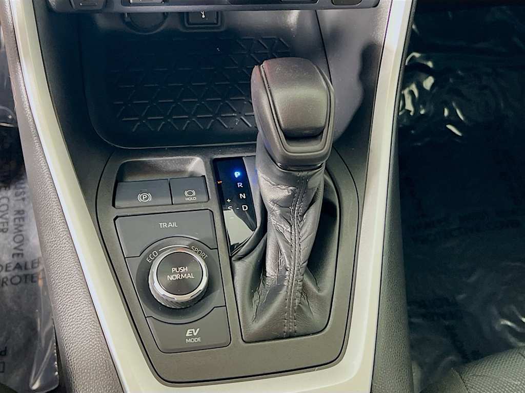 2021 Toyota RAV4 — photo 17