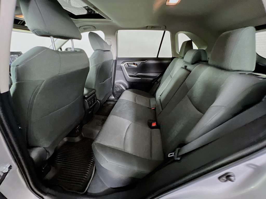 2021 Toyota RAV4 — photo 26