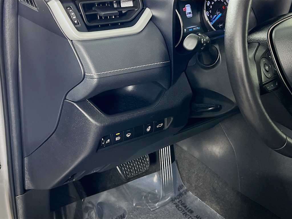 2021 Toyota RAV4 — photo 10