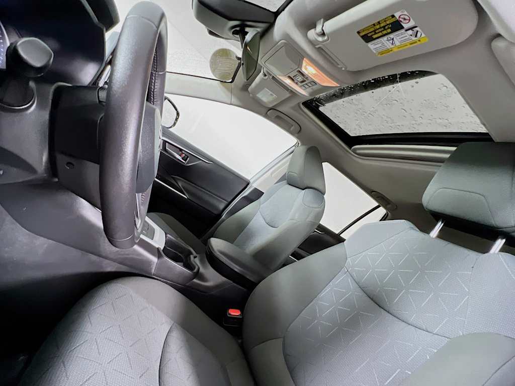 2021 Toyota RAV4 — photo 23