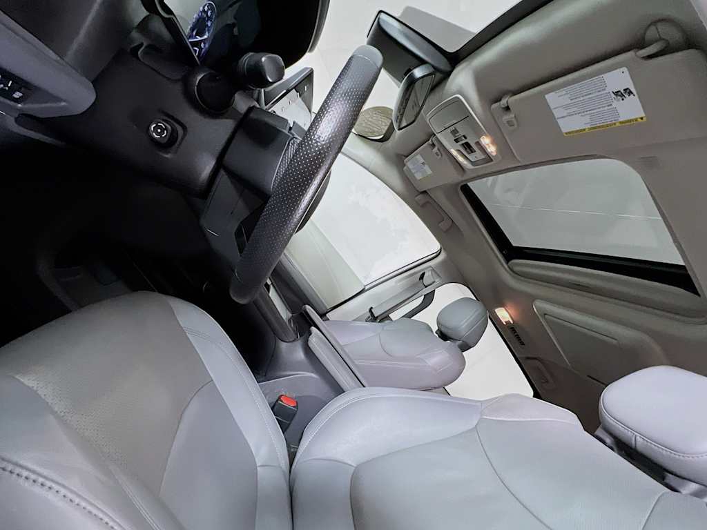 2022 Toyota Sienna — photo 22