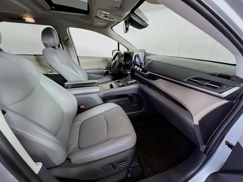 2022 Toyota Sienna — photo 29
