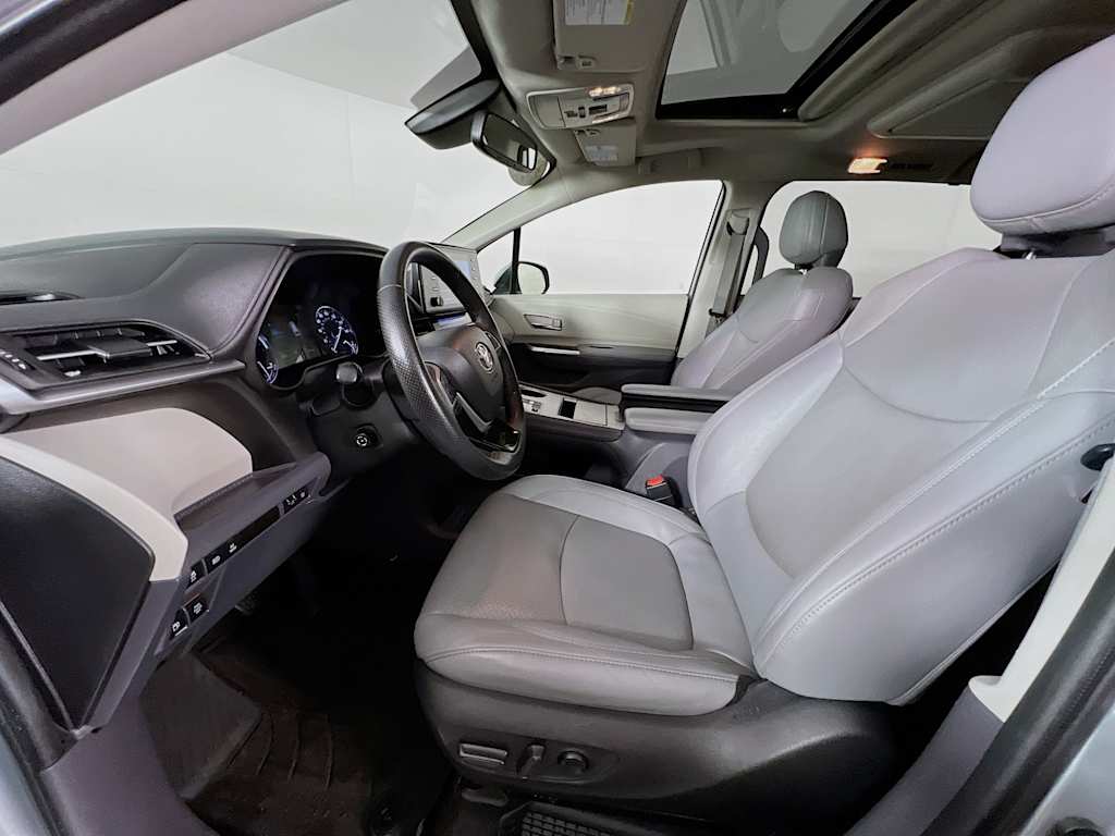 2022 Toyota Sienna — photo 21