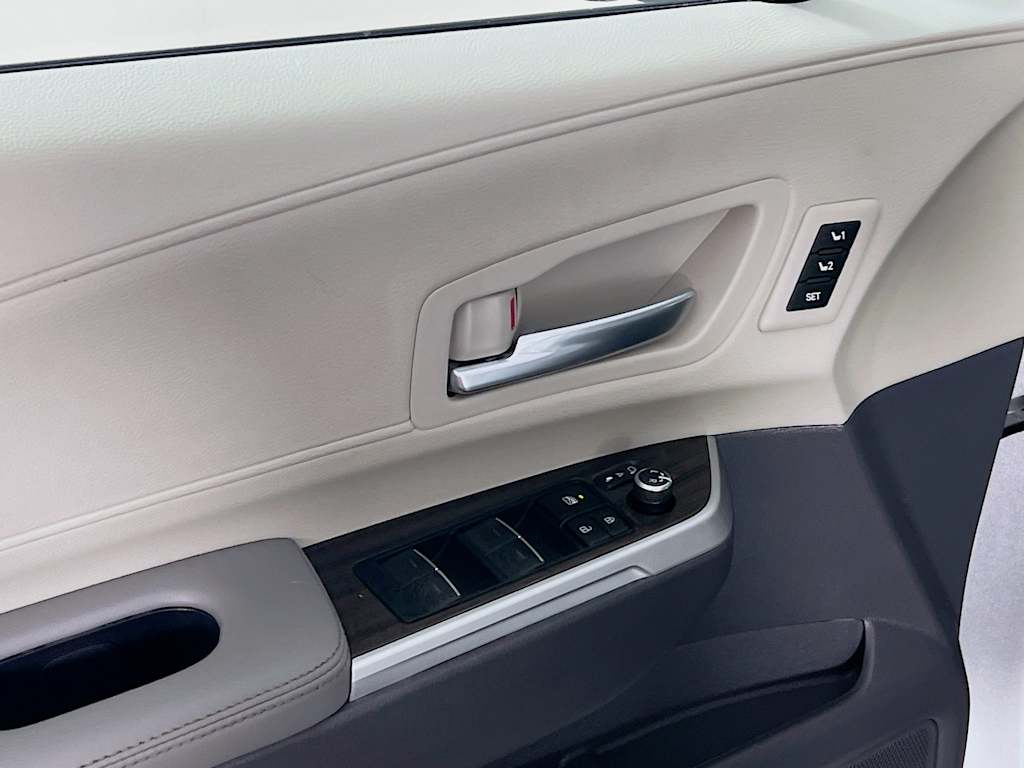 2022 Toyota Sienna — photo 18