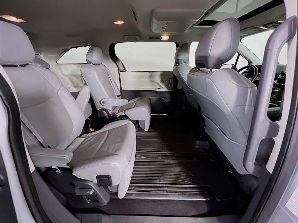 2022 Toyota Sienna — photo 28
