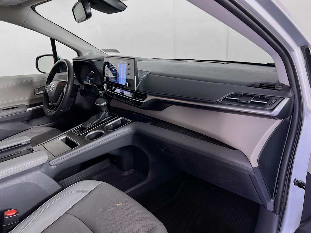 2022 Toyota Sienna — photo 30
