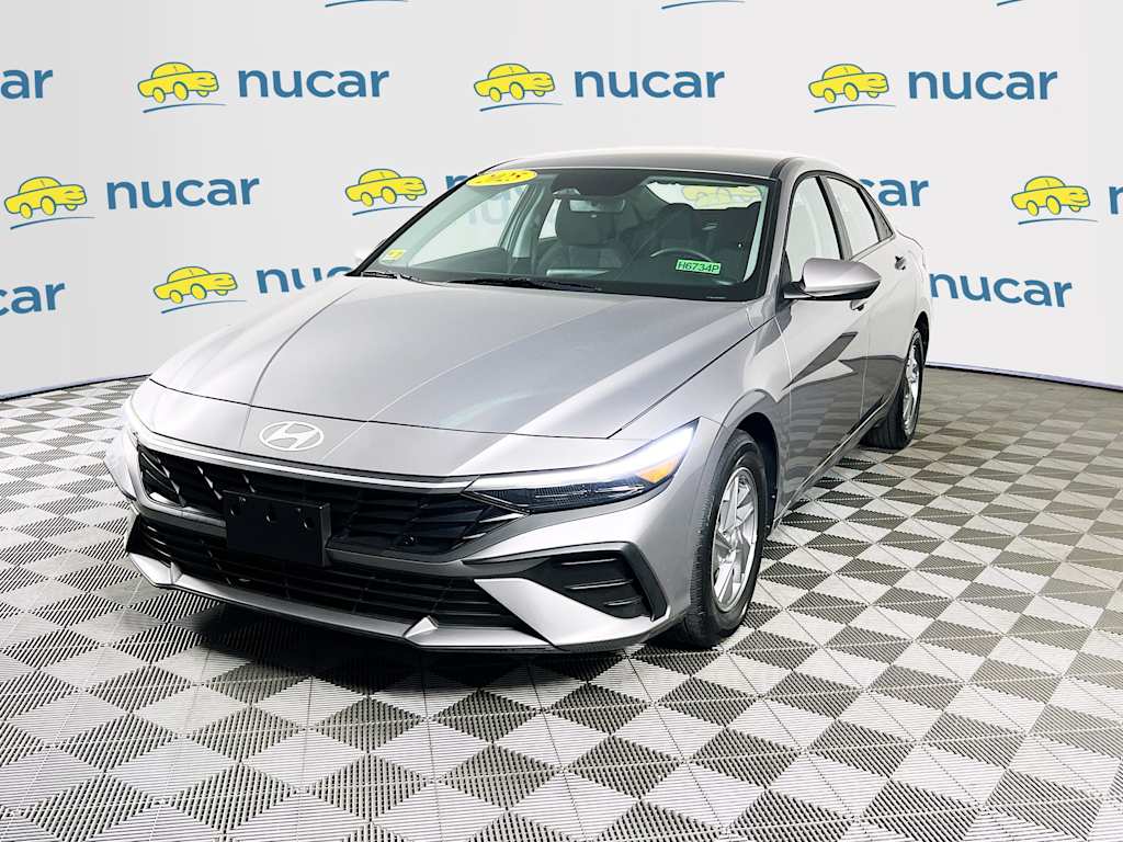 2025 Hyundai Elantra — photo 3