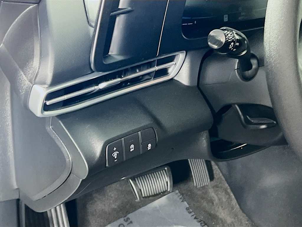2025 Hyundai Elantra — photo 10
