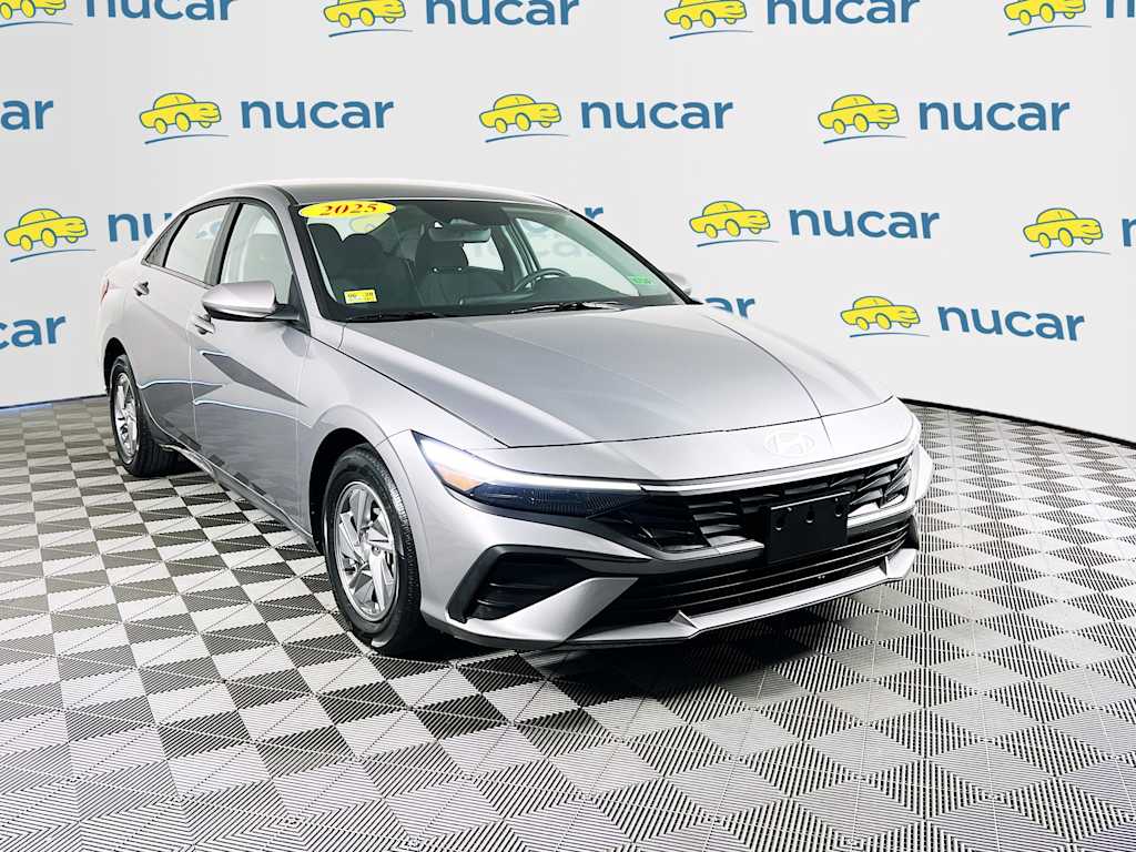 2025 Hyundai Elantra — photo 1