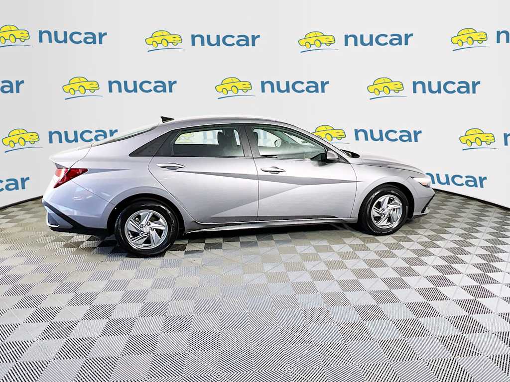 2025 Hyundai Elantra — photo 8