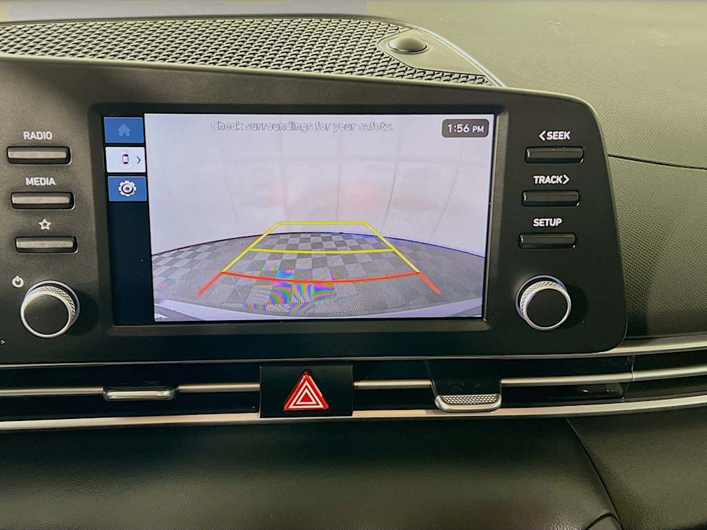 2025 Hyundai Elantra — photo 13