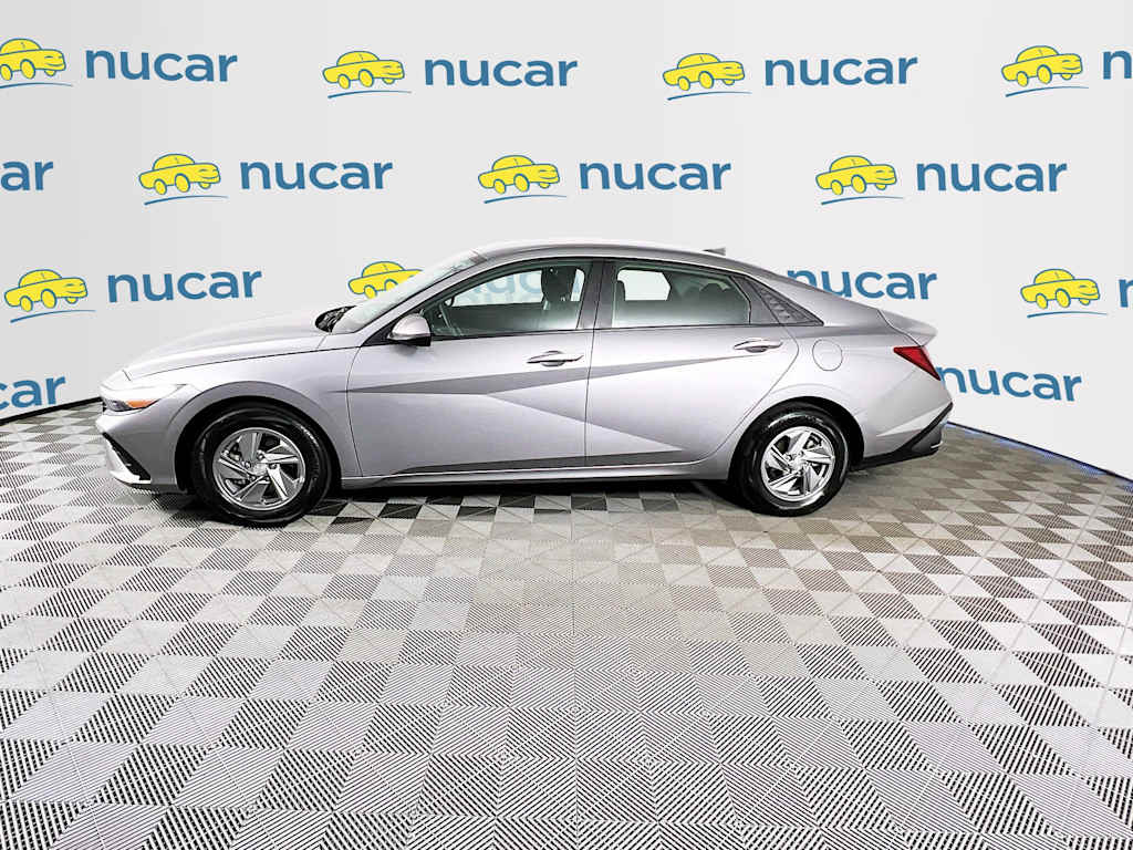 2025 Hyundai Elantra — photo 4