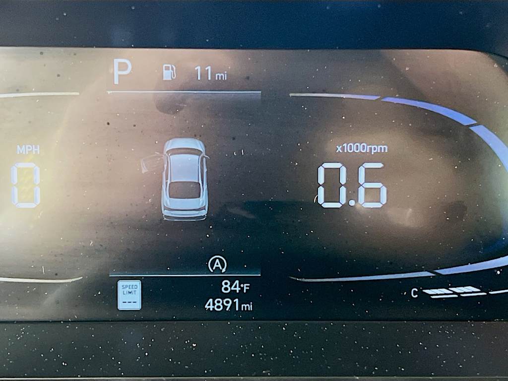2025 Hyundai Elantra — photo 12