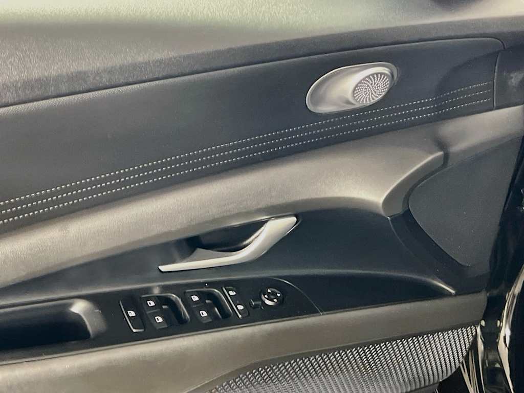 2023 Hyundai Elantra — photo 18