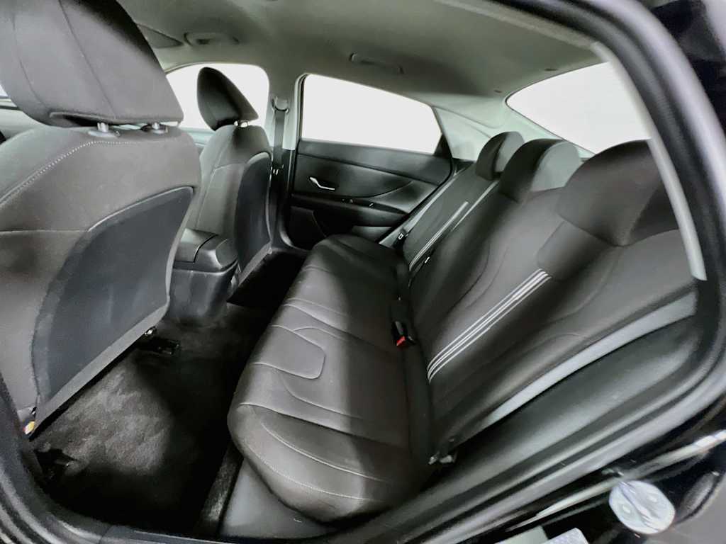 2023 Hyundai Elantra — photo 24