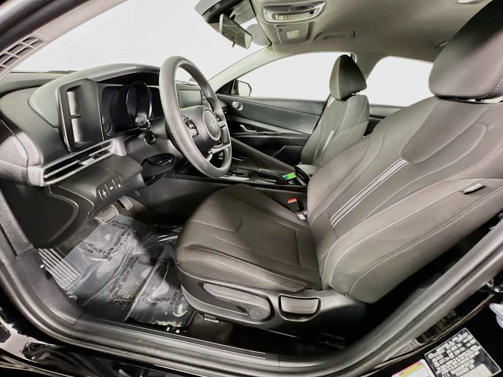 2023 Hyundai Elantra — photo 21
