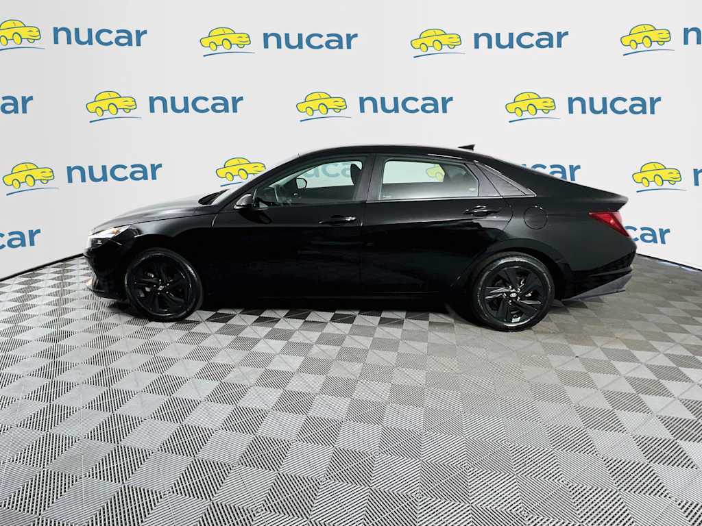 2023 Hyundai Elantra — photo 4