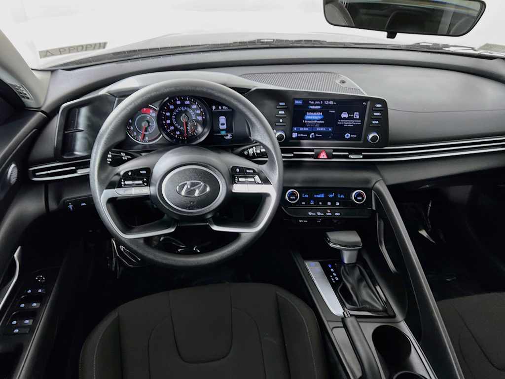2023 Hyundai Elantra — photo 22