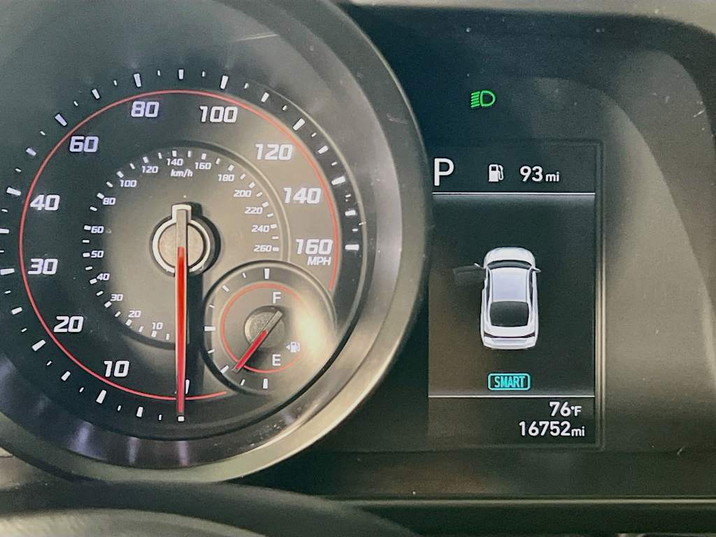 2023 Hyundai Elantra — photo 12