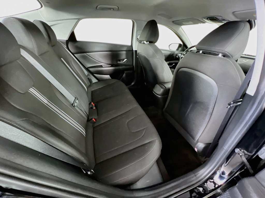 2023 Hyundai Elantra — photo 26