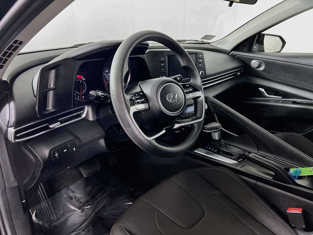 2023 Hyundai Elantra — photo 9