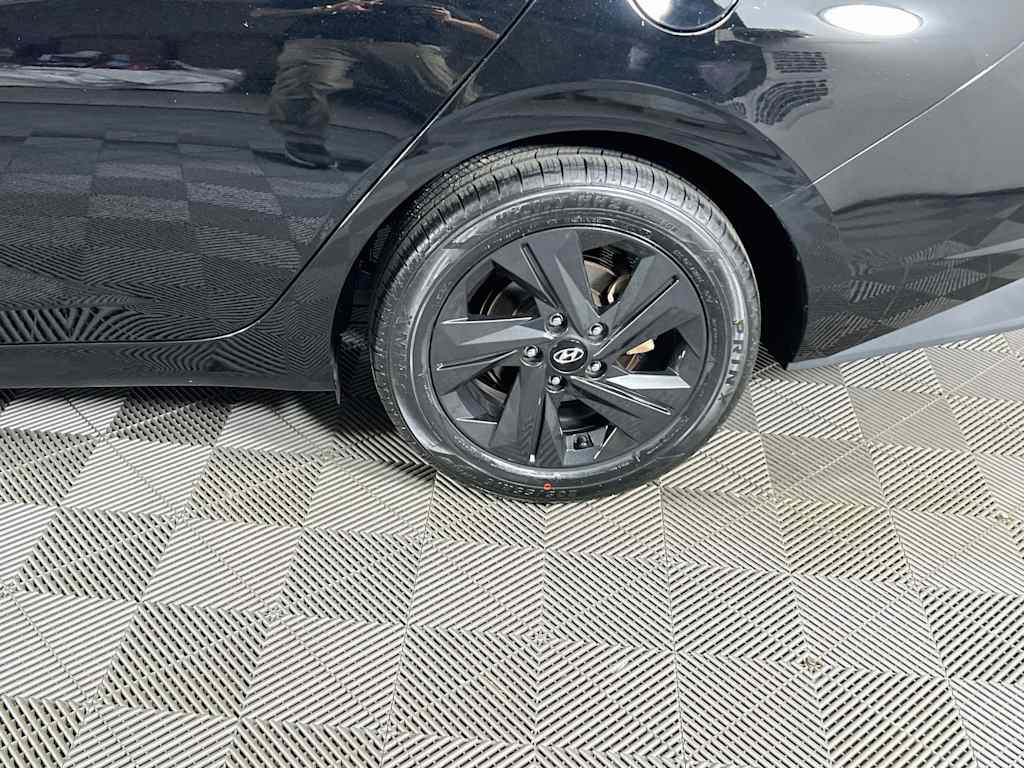 2023 Hyundai Elantra — photo 30