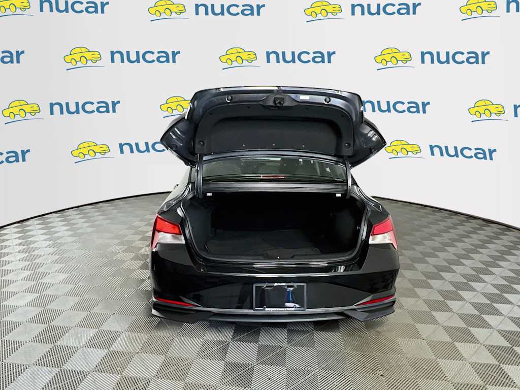 2023 Hyundai Elantra — photo 25