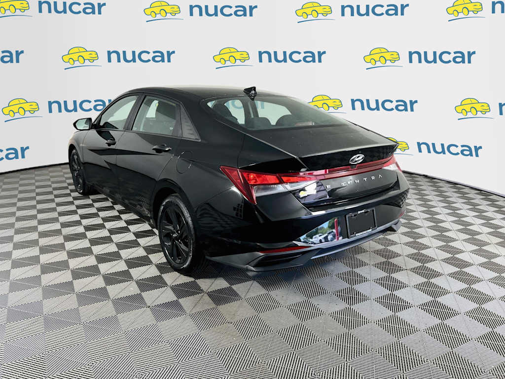 2023 Hyundai Elantra — photo 5