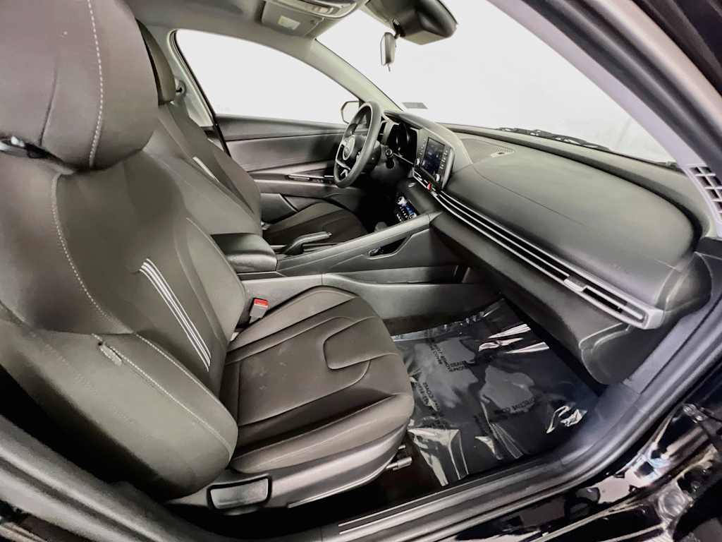 2023 Hyundai Elantra — photo 27