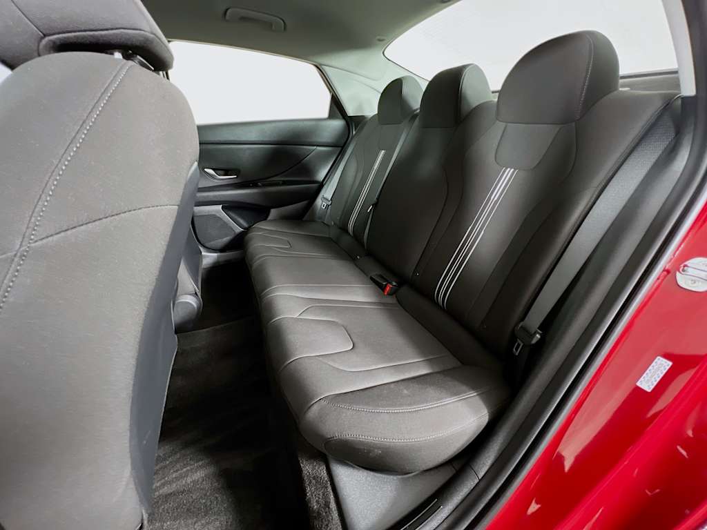 2023 Hyundai Elantra — photo 23